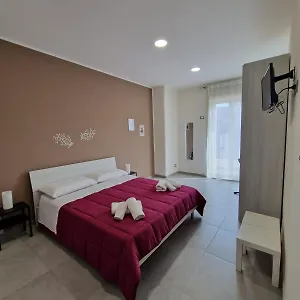 Sei Palme Bed & Breakfast Aeroporto di Catania Fontana Rossa